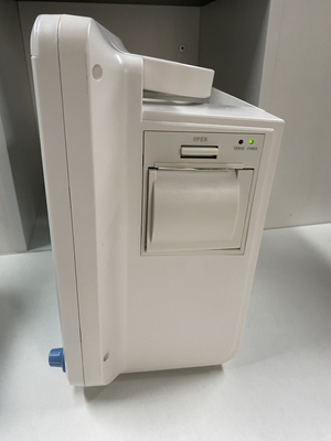 เครื่องตรวจสอบสัญลักษณ์สําคัญของผู้ป่วย ICU ที่มีหลายพารามิเตอร์