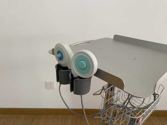 โรงพยาบาลแบบพกพา B-Ultrasound Trolley โรงพยาบาลอัลลูมิเนียมสับสนธิ โทรศัพท์มือถือ เฟอร์นิเจอร์ฉีดฉีด